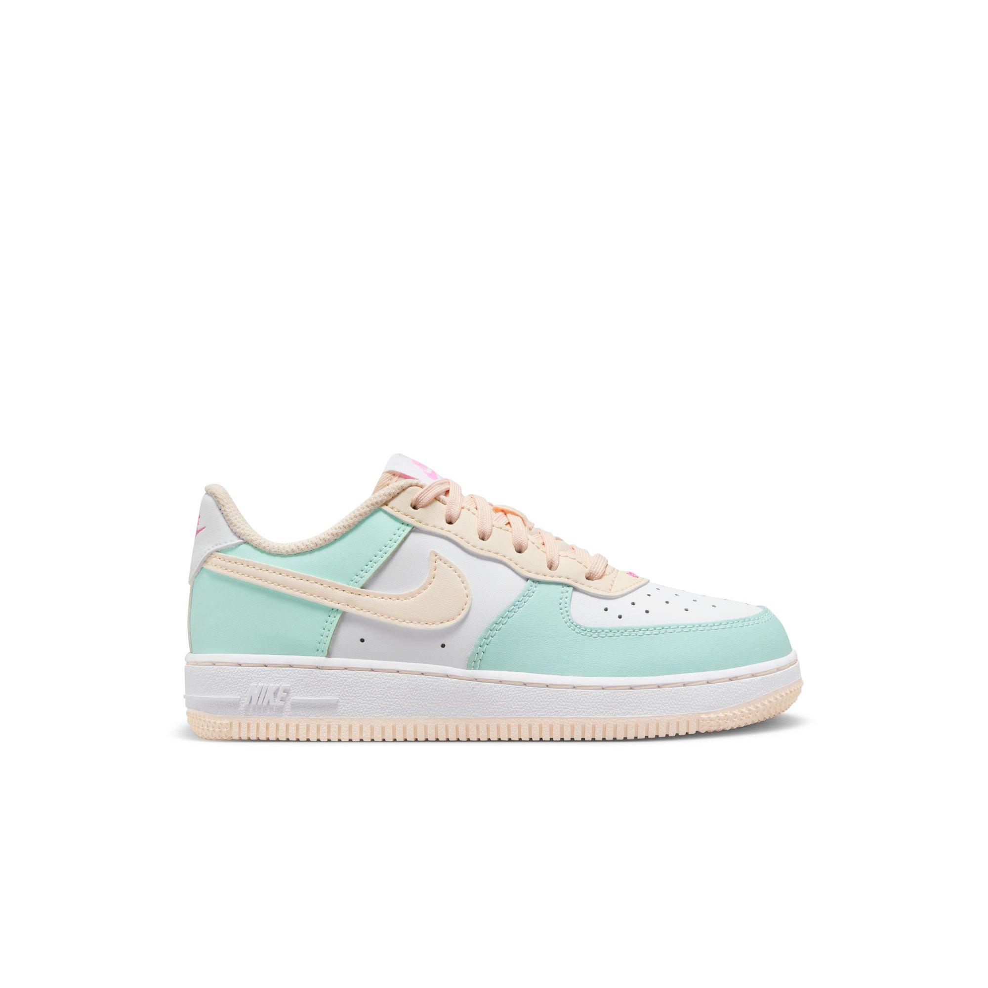 Nike air force 2025 1 low on girls